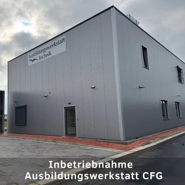 Am 15. August wurde die neue Ausbildungswerkstatt bei Celler Land Frischgeflügel in Betrieb genommen und wir waren mit dabei!
Wir bedanken uns ganz herzlich bei @rothkötter für die Einladung und auch bei allen anderen Beteiligten für ein weiteres erfolgreich abgeschlossenes Bauvorhaben.
Den Auszubildenden wünschen wir viel Erfolg in ihrer neuen Ausbildungsstätte! 

#cellerlandfrischgeflügel #einweihung